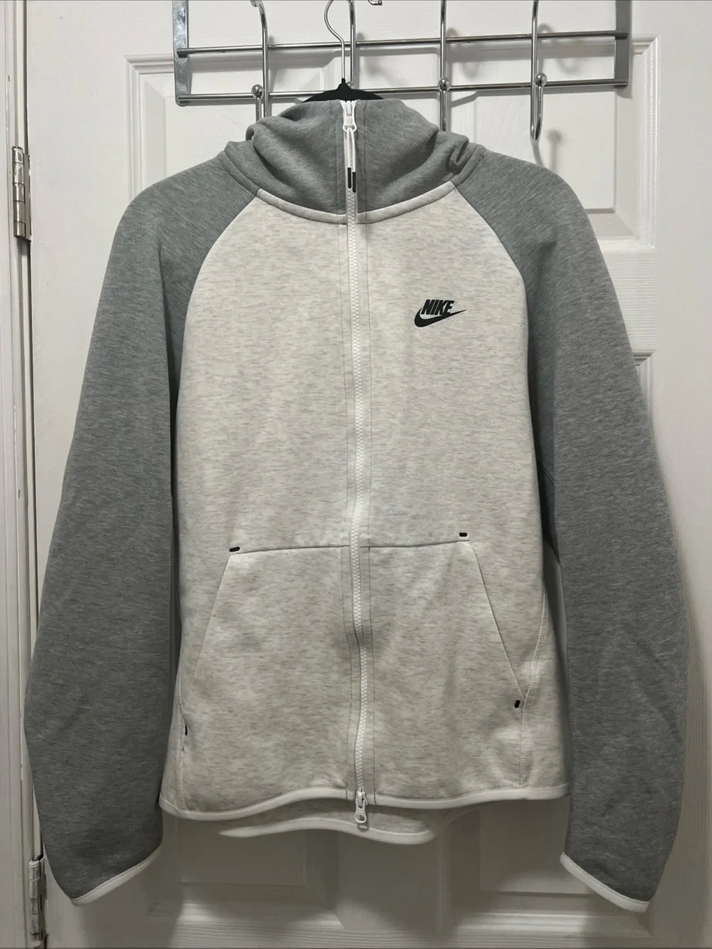Nike Tech Fleece Hoodie Mens Medium Sportswear Full Zip Comfort Pockets Grey